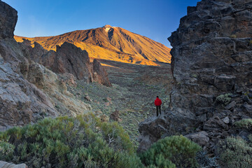 Spanien, Kanarische Inseln, Teneriffa, Pico del Teide, Vulkan, eine Person
