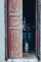 puerta antigua roja // red old door