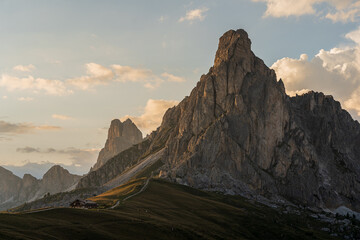 Obraz premium Sunset views of the mountain from the Paso Giau in the Dolomites