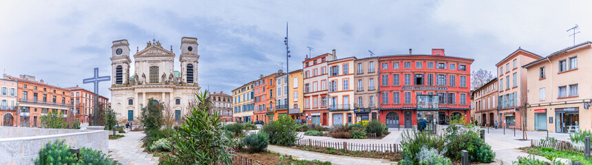 Fototapeta na wymiar Panoramic view of the Notre Dame de Montauban cathedral square, in Occitanie, France
