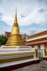 Fototapeta premium THAILAND RATCHABURI WAT SATTANAT PARIWAT