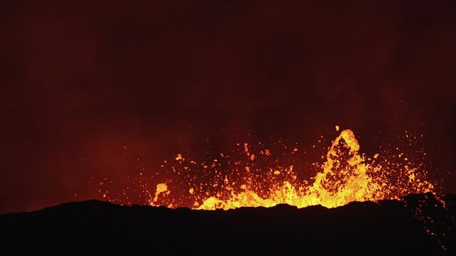 Iceland volcano eruption lava magma from crater Fagradalsfjall Hagafell Grindavik