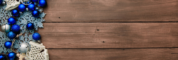 blue and silver christmas balls