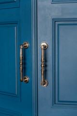 Obraz premium Closed doors. open the doors. Antique doors. wooden doors.