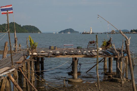 Holzsteg in Thailand