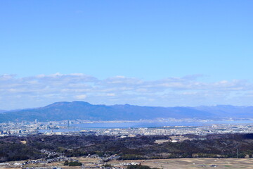 堂山からの比叡山と大津市街地の風景
