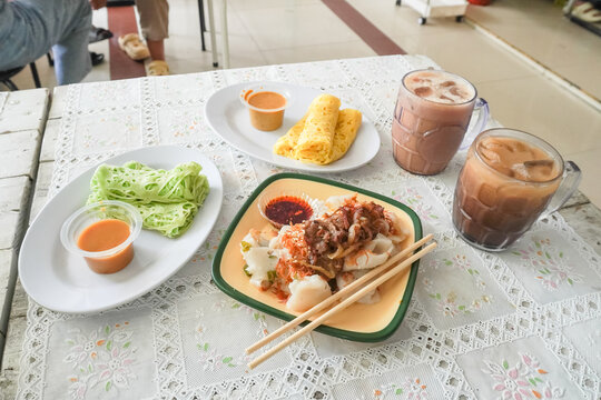 Cheung Fun, Roti Jala and Cold Drinks. Roti jala is a typical Malay food in North Sumatra and served with curry sauce. Usually served as a takjil menu during the month of Ramadan.