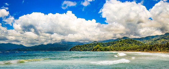 Where the Clouds, Ocean and Mountains vacation together