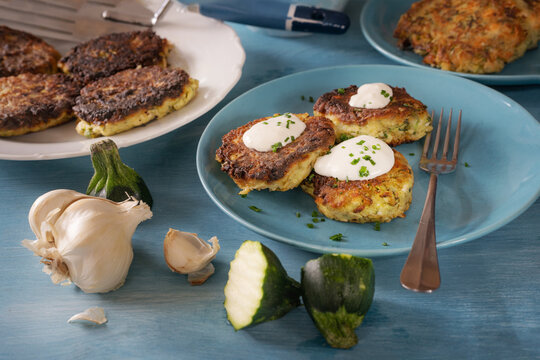 Zucchini-Laibchen griechische Art