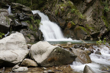 Fototapeta premium September in the Pieniny Mountains, cascade on a mountain rive