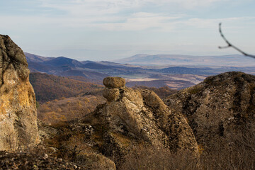 Naklejka premium Landscape of mountains in Birtvisi, Georgia. Amazing view of the Caucasus land. Landscape of a mountainous area with rocks and cliffs on an autumn day. Autumn landscape of Birtvisi canyon, Kvemo Kartl