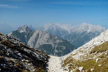 Wanderweg in den bayerischen Alpen