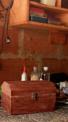 baúl de madera restaurado, pieza de madera artesanal 