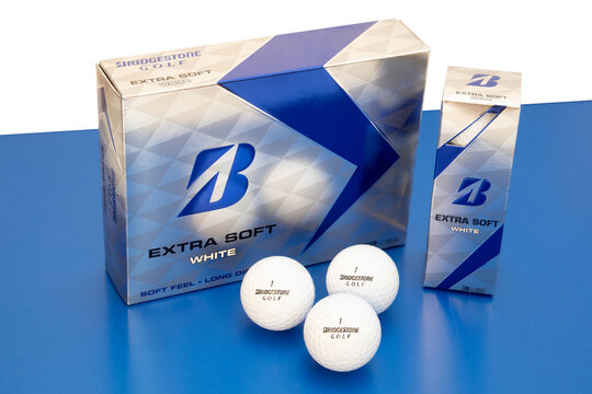 Packshot of Bridgestone Golfball Extra soft white