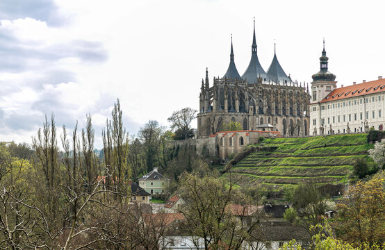 Kutna Hora, Czechia, Europa - 25 Aprile 2023 - Cattedrale di Santa Barbara, esempio di stile gotico nel Centro Europa