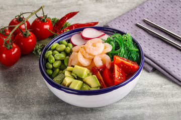 Hawaian cuisine - Poke with cocktail shrimps