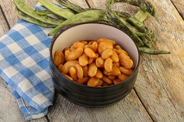 White bean in tomato sauce