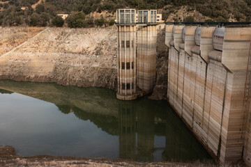 The empty dam in times of drought and climate crisis
