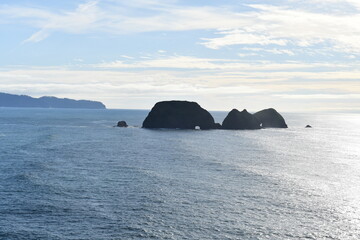 Fototapeta na wymiar Oregon coastline rock islands.