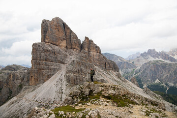 Obraz premium Trekker near Forcella Nuvolau