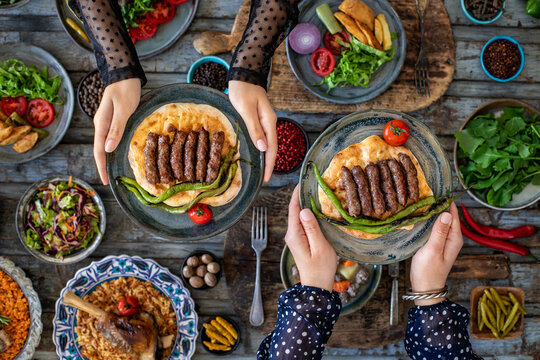 Grilled burgers on the pita bread named cevapi , souvlaki , şiş or ineg&ouml;l k&ouml;fte