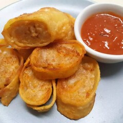 chicken nuggets with ketchup