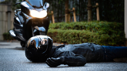 オートバイ　事故現場　交通事故