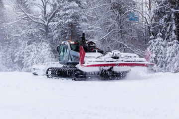 Snow groomer ratrack machine, ski slope