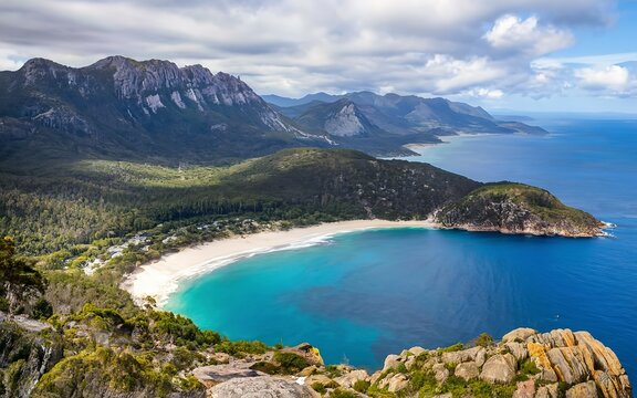 Wineglass Bay in Tasmania, Australia © Calin