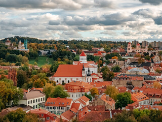 Obraz premium General view of Vilnius Old Town in autumn