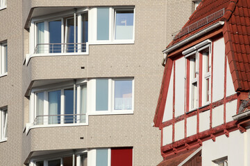 Hochhaus mit Fachwerkhaus, Wohngebäude , Mehrfamilienhäuser, Bremen, Deutschland
