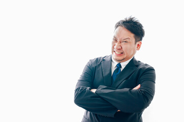 暴力を振るう中年男性