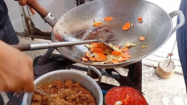 Cooking mixing chopsuey vegetables