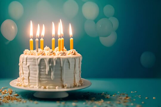 Compleanno, torta con candeline 