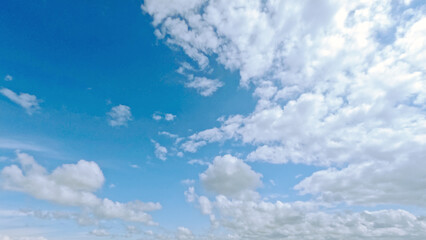 pretty huge bright clouds in the blue sky backdrop - photo of nature