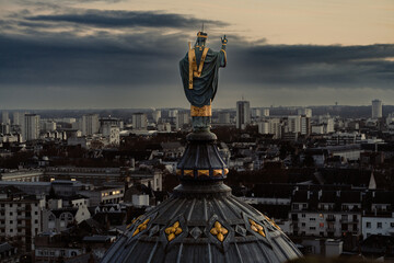 Fototapeta premium Above the city