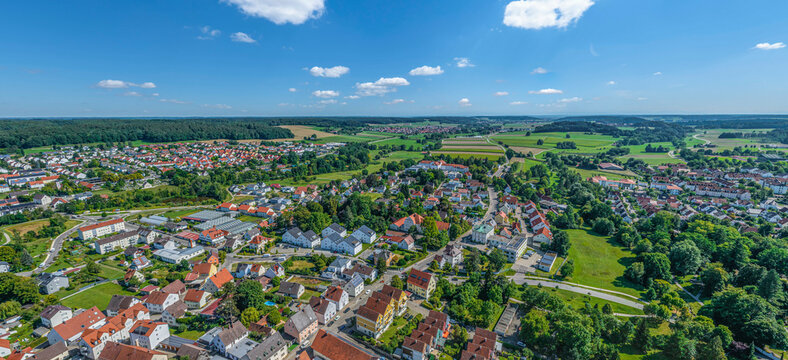 Die mittelschw&auml;bische Stadt Krumbach von oben, Blick ins s&uuml;dliche Tal der Kammel