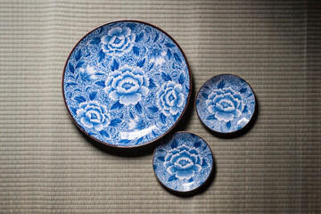 牡丹の花柄の大きなお皿_小皿セット
