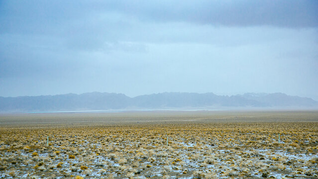Hainan Mongolian and Tibetan Autonomous Prefecture, Qinghai Province-Plateau meadow scenery in winter