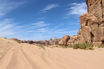 Fototapeta na wymiar Amazing lime rock formation in Saudi desert - Tabuk region (Neom project area)