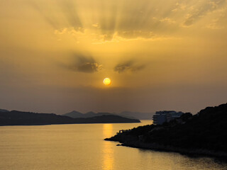 Fototapeta premium sunset over the sea
