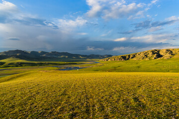 Mongolische Landschaft im Abendlicht