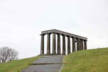 Fototapeta na wymiar Monumental Edinburgh