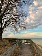 Fototapeta premium Boardwalk along Lake Michigan at Oval Beach