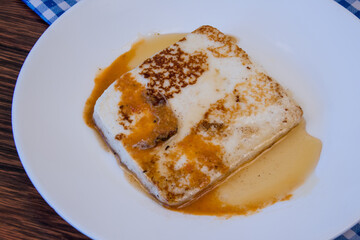 Queso asado en un restaurante de Canarias