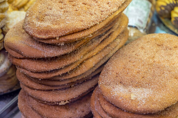 Suelas de repostería, con azúcar y canela