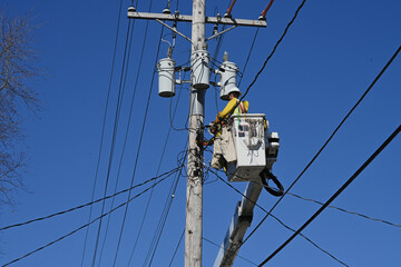 Power lines and wires, traditional power line maintenance.