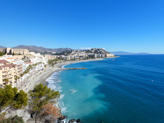 Vista en altura de la costa tropical - Verano paradisiaco en la playa
