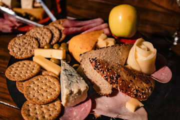 Mesa de quesos y botanas