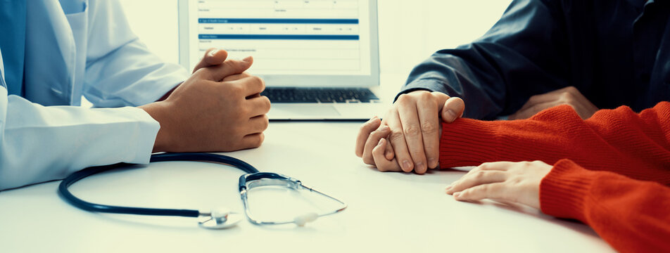 Doctor With Couple Images – Browse 84,837 Stock Photos, Vectors, and ...